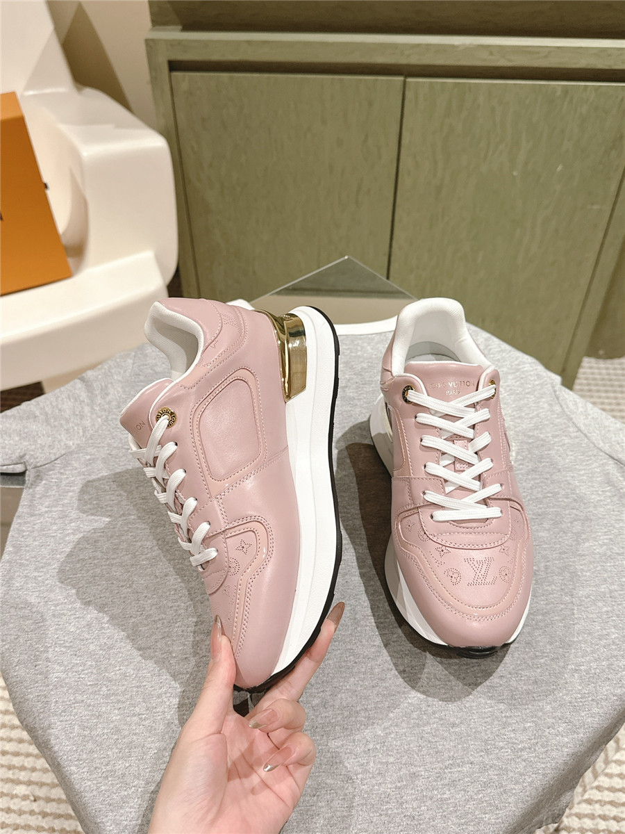 l0vis Vvtt0n lv women runaway sneakers