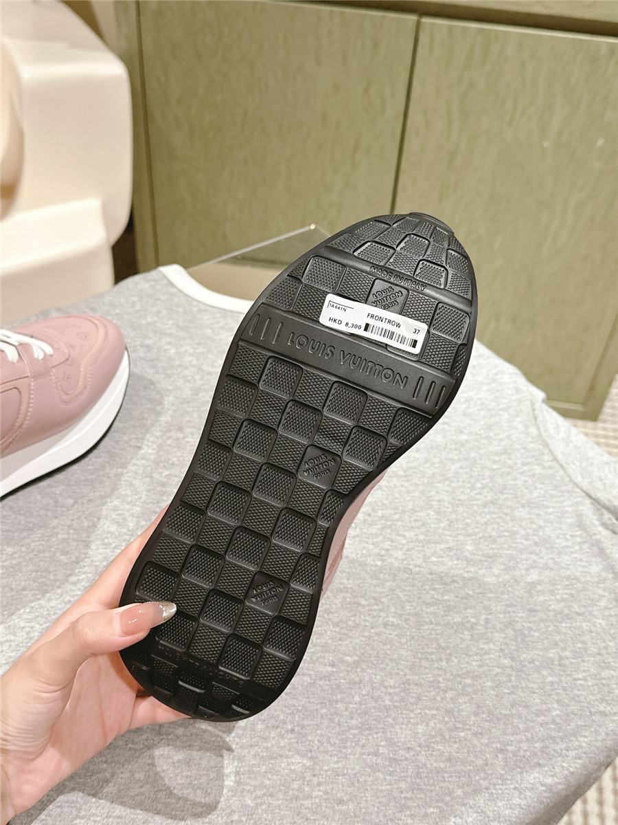 l0vis Vvtt0n lv women runaway sneakers