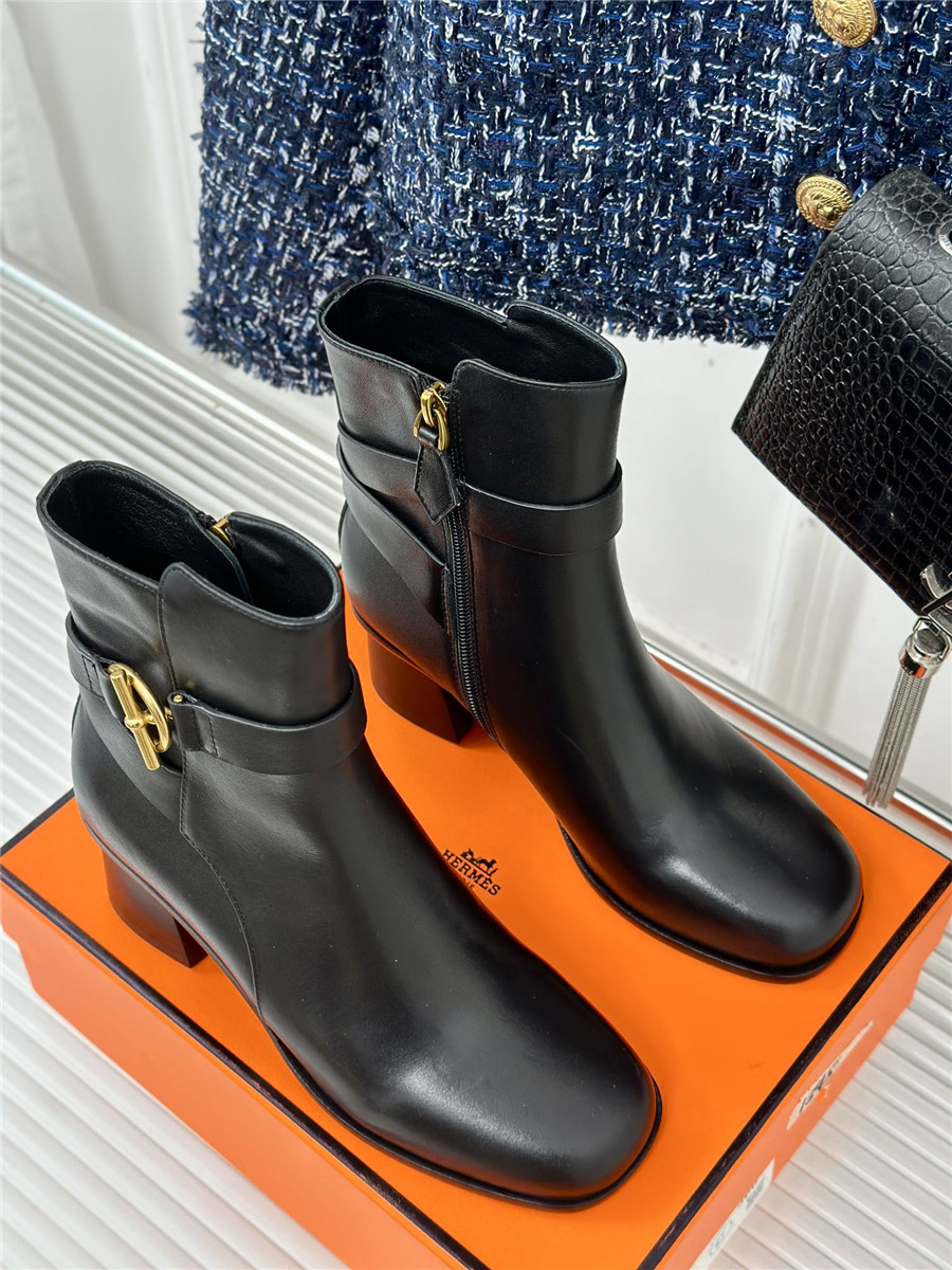 H**me5 chunky heel ankle boots