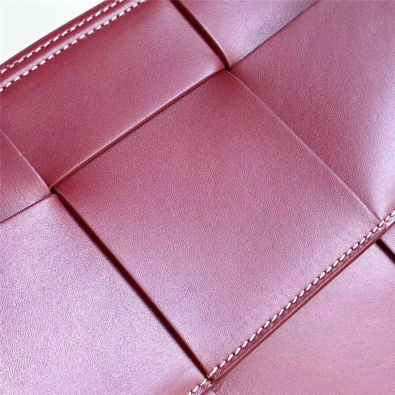 b0tt*ga Ven*ta arco 33 bag wine red