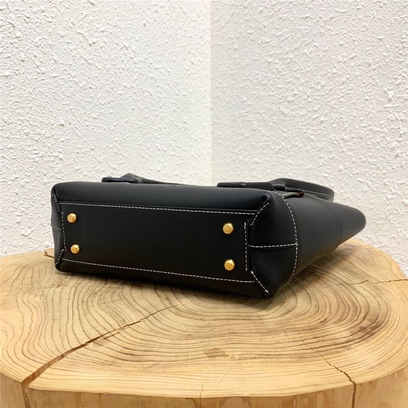 b0tt*ga Ven*ta black calfskin arco tote bag