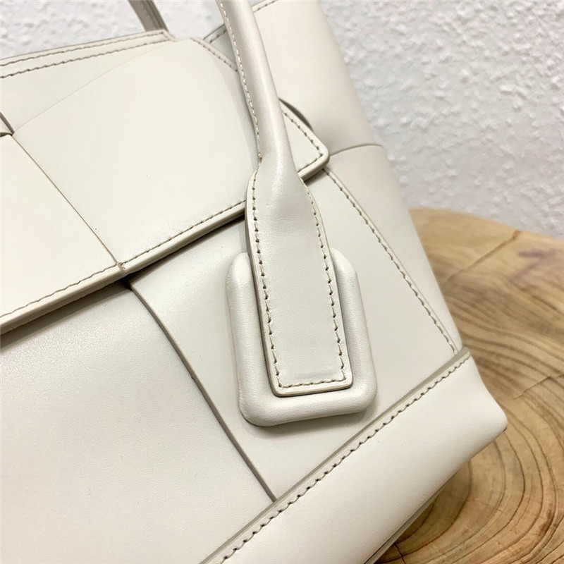 b0tt*ga Ven*ta arco 33 bag