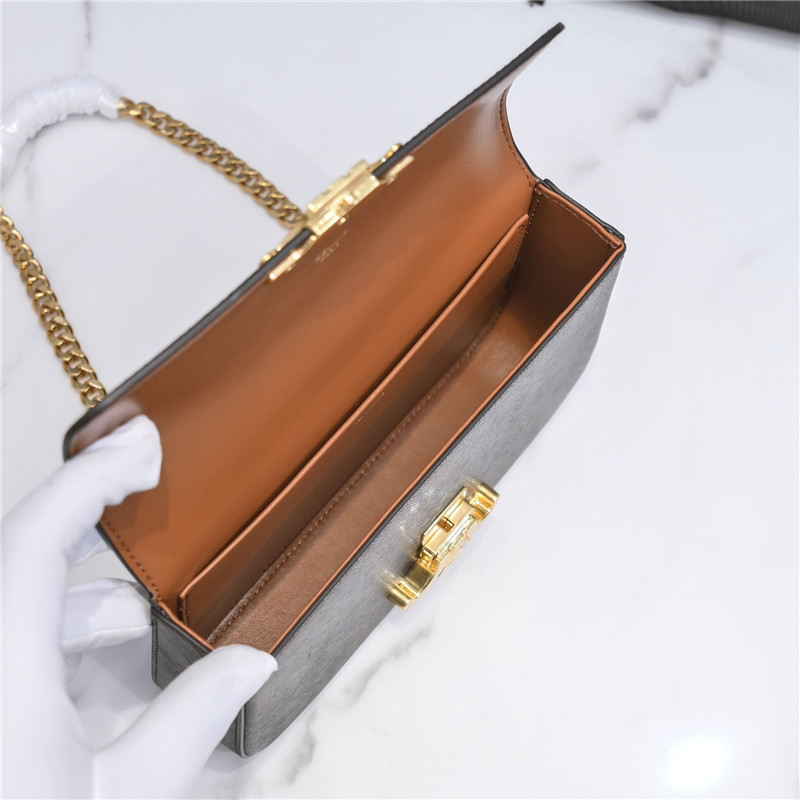 Ce1i*e triomphe shoulder bag with chain