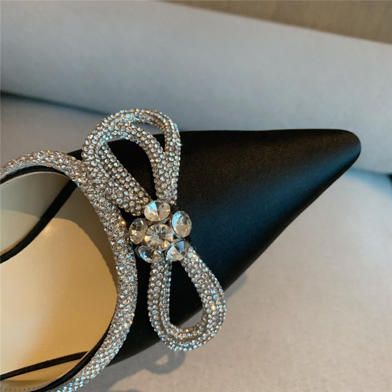 &  Rhinestone bow half drag high heels