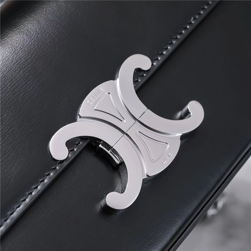 Ce1i*e triomphe chain shoulder bag in black