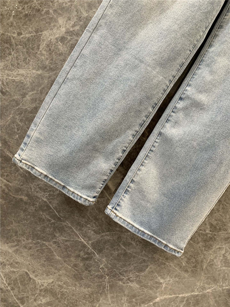 Va1e*ntin0 v logo jeans