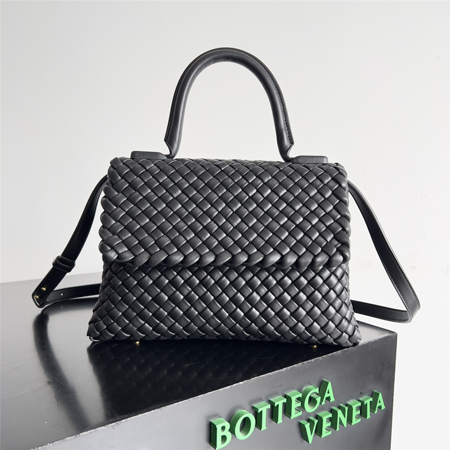b0tt*ga Ven*ta patti top handle bag