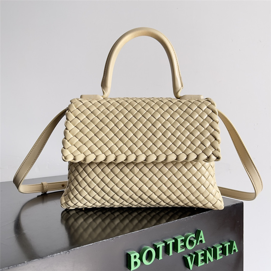 b0tt*ga Ven*ta patti top handle bag