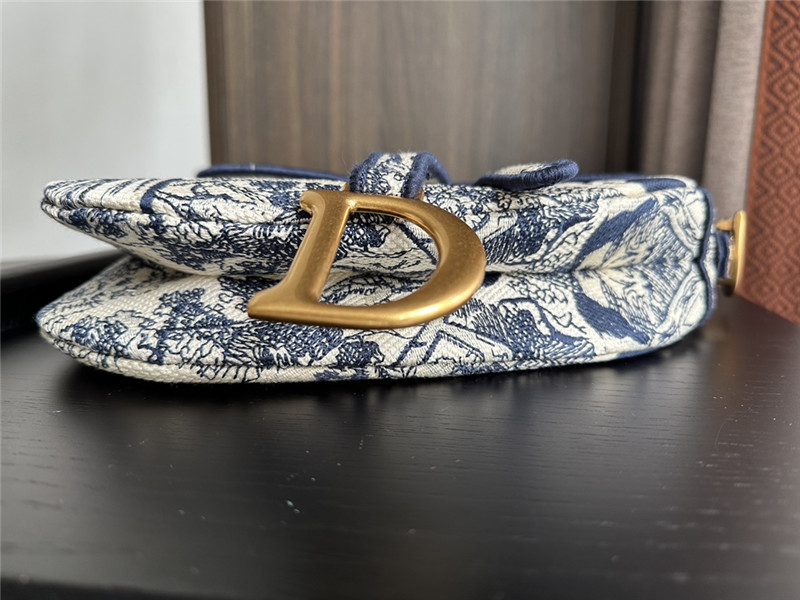 D10r dark blue embroidered denim saddle bag