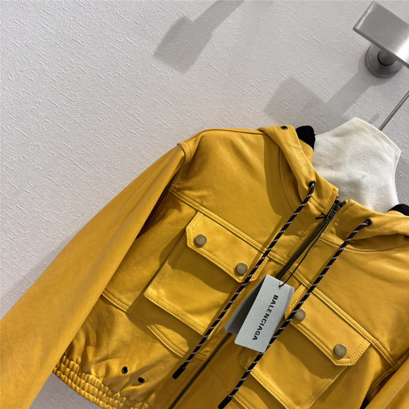 Ba1en*iaga hooded cropped sheepskin jacket