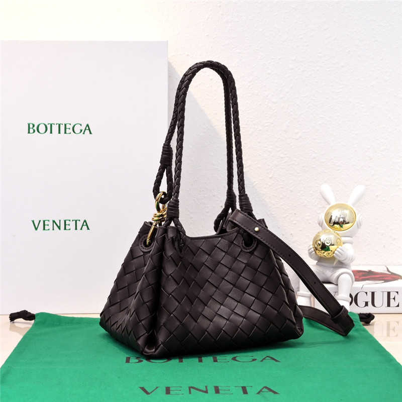 b0tt*ga Ven*ta parachute leather shoulder bag