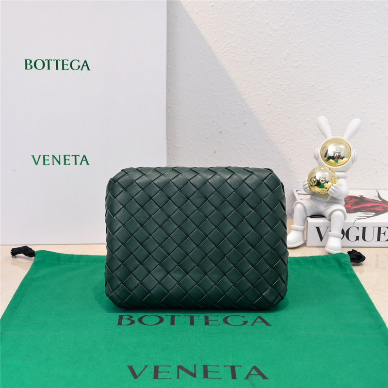 b0tt*ga Ven*ta parachute leather shoulder bag