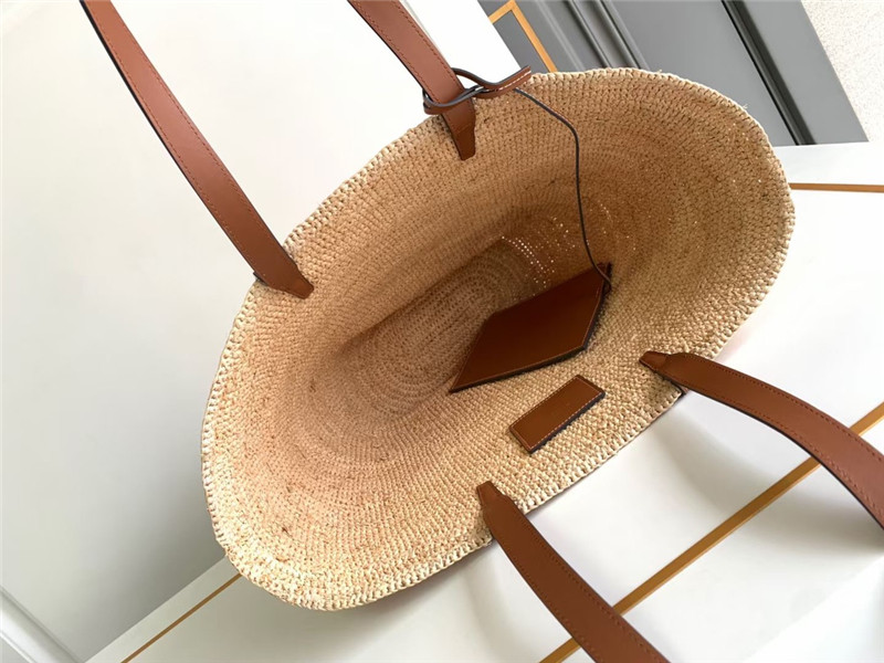 Ce1i*e classic panier bag in raffia and calfskin