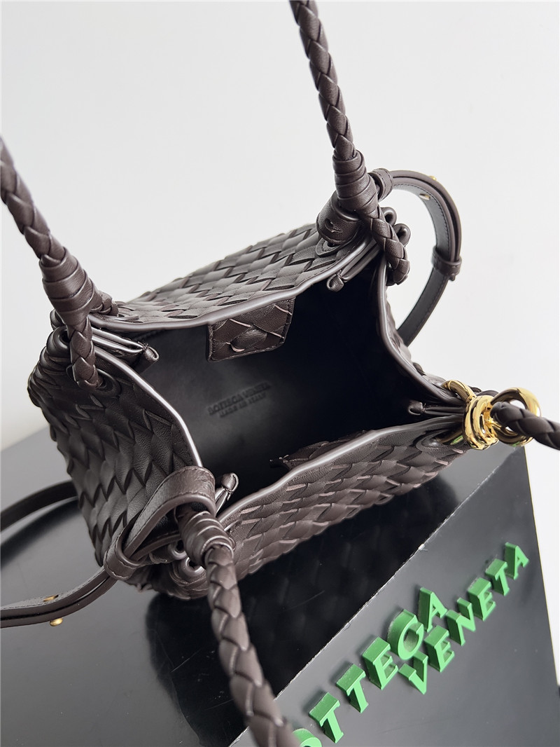 b0tt*ga Ven*ta andiamo parachute bag in brown
