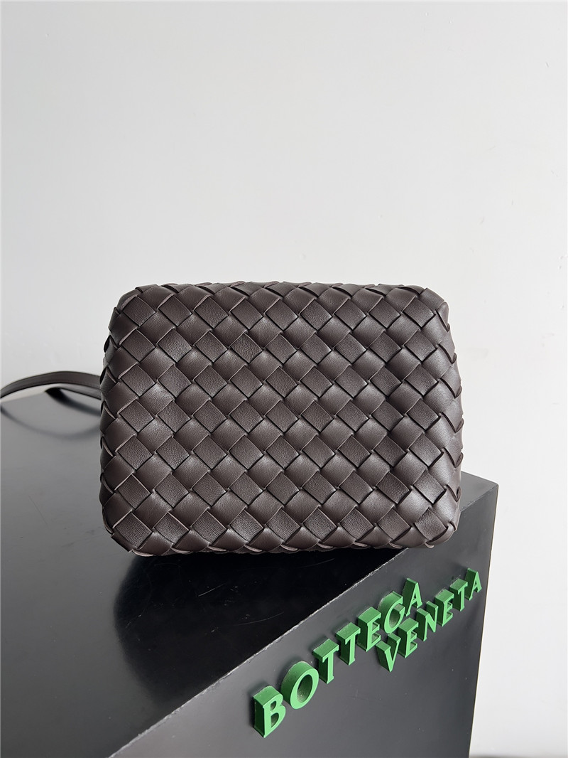 b0tt*ga Ven*ta andiamo parachute bag in brown
