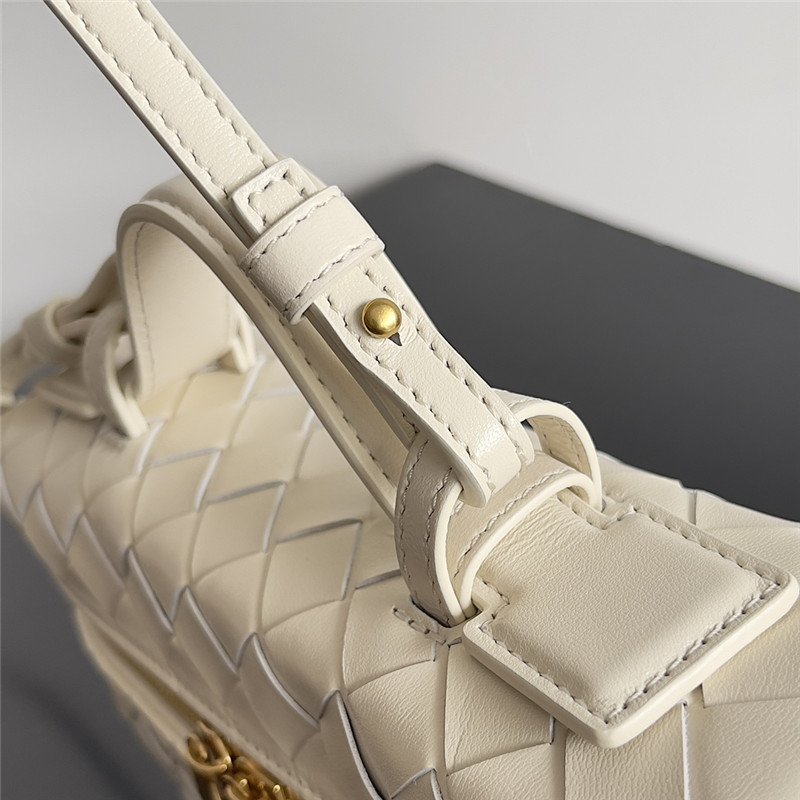 b0tt*ga Ven*ta woven zip crossbody bag