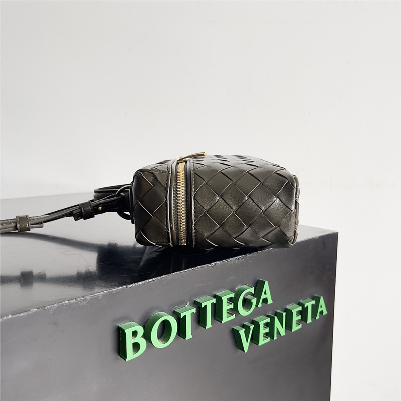b0tt*ga Ven*ta woven zip crossbody bag