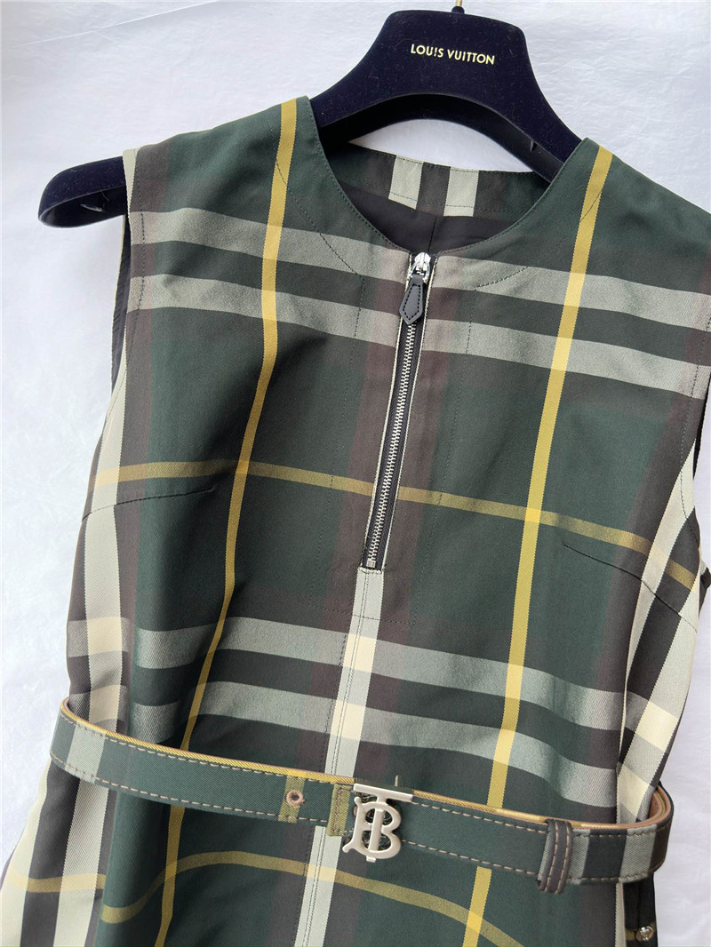 Bv*b*rry ink green check sleeveless vest skirt
