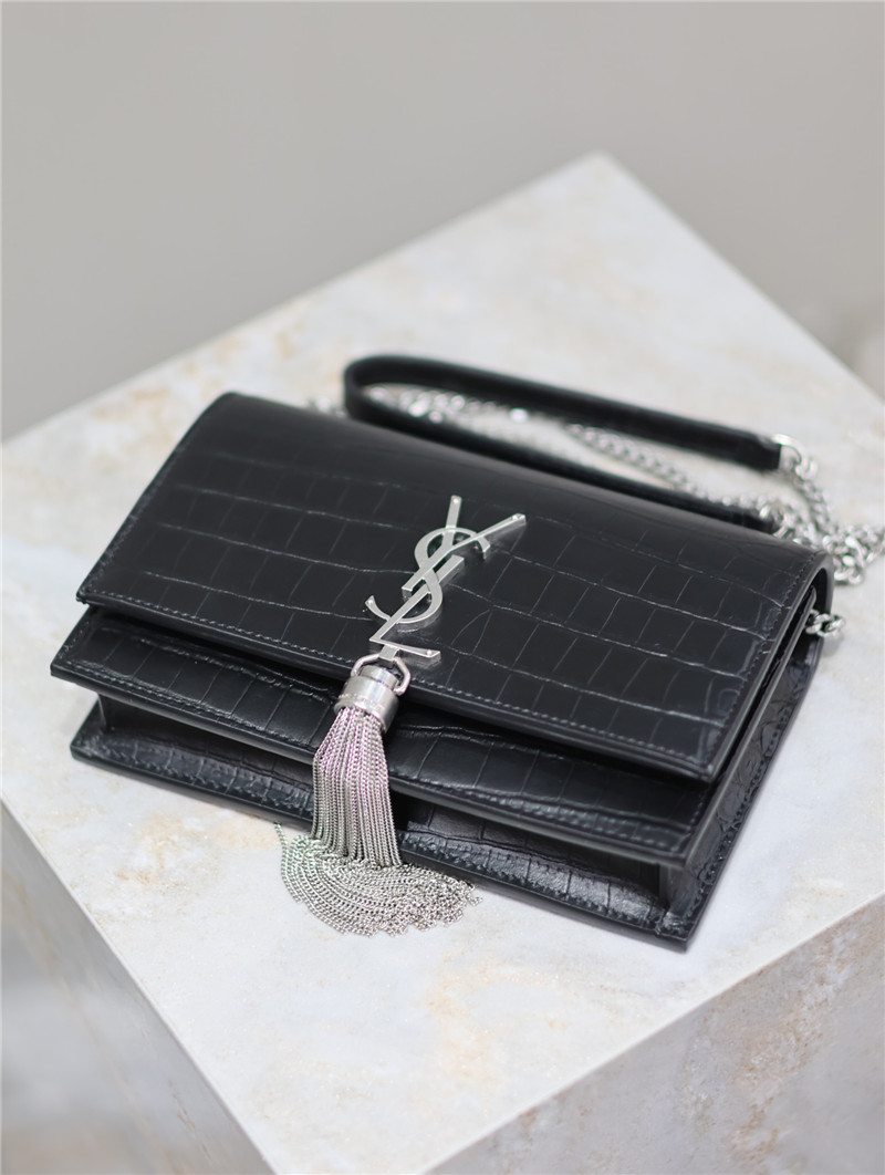 Y51 kate tassel bag with silver buckle