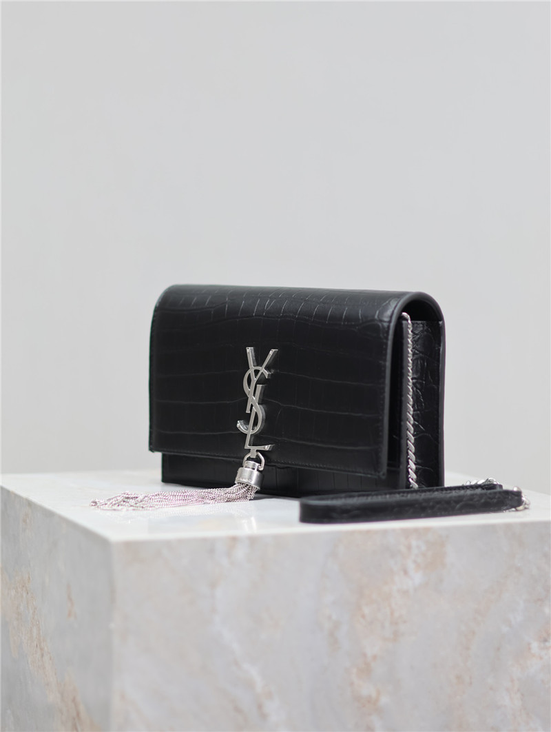 Y51 kate tassel bag with silver buckle