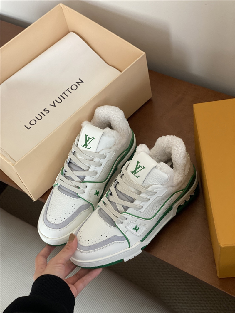 l0vis Vvtt0n lv trainer fur sneakers in white
