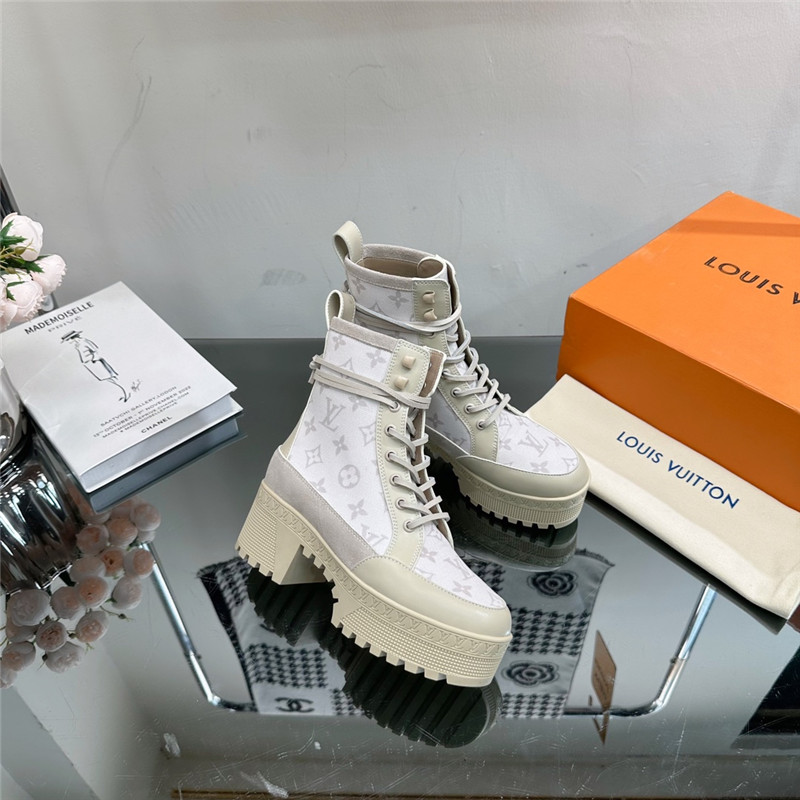l0vis Vvtt0n monogram laureate platform desert boots