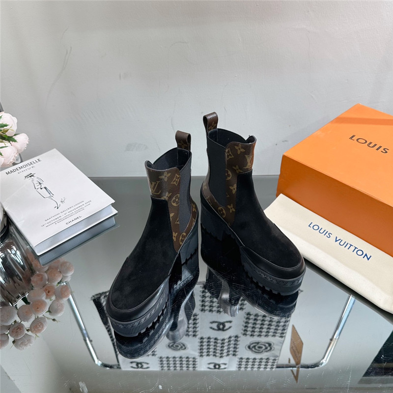 l0vis Vvtt0n suede laureate platform boot