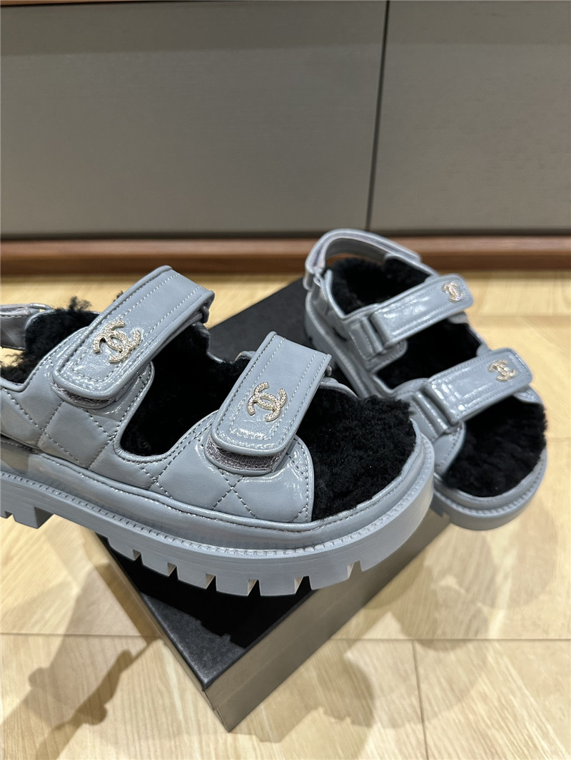 Ch**el new wool beach sandals