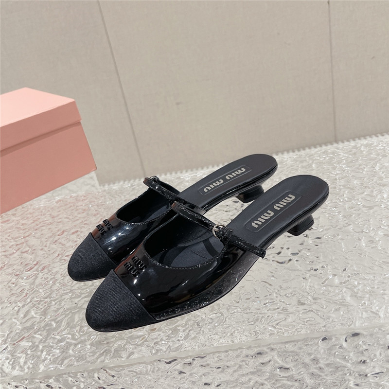 M1um1u new half slippers