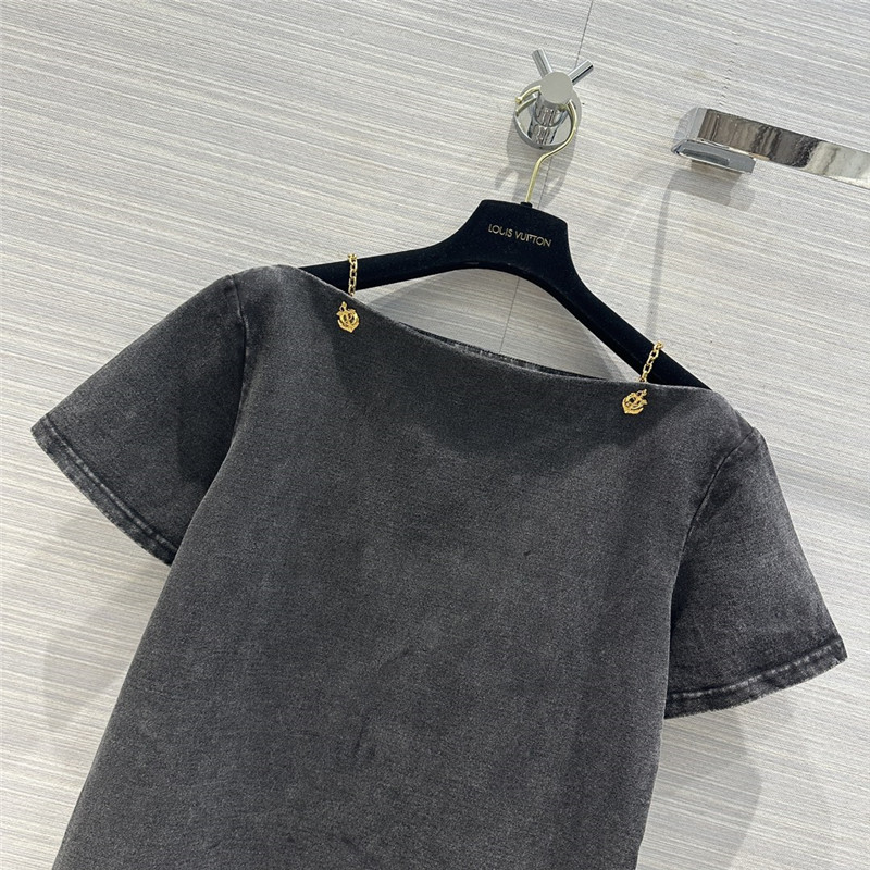 l0vis Vvtt0n lv metal lock strap boat neck t-shirt