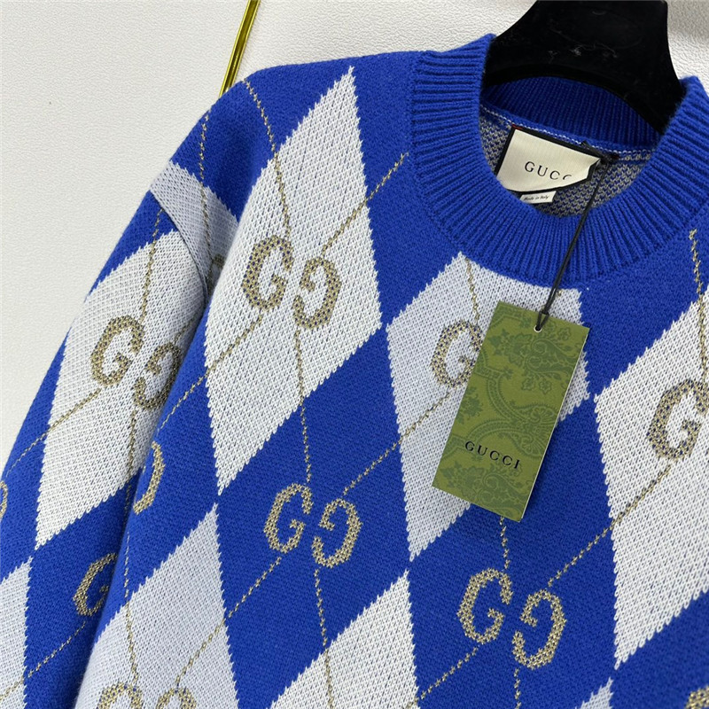 Gvc*1 logo gold silk sweater