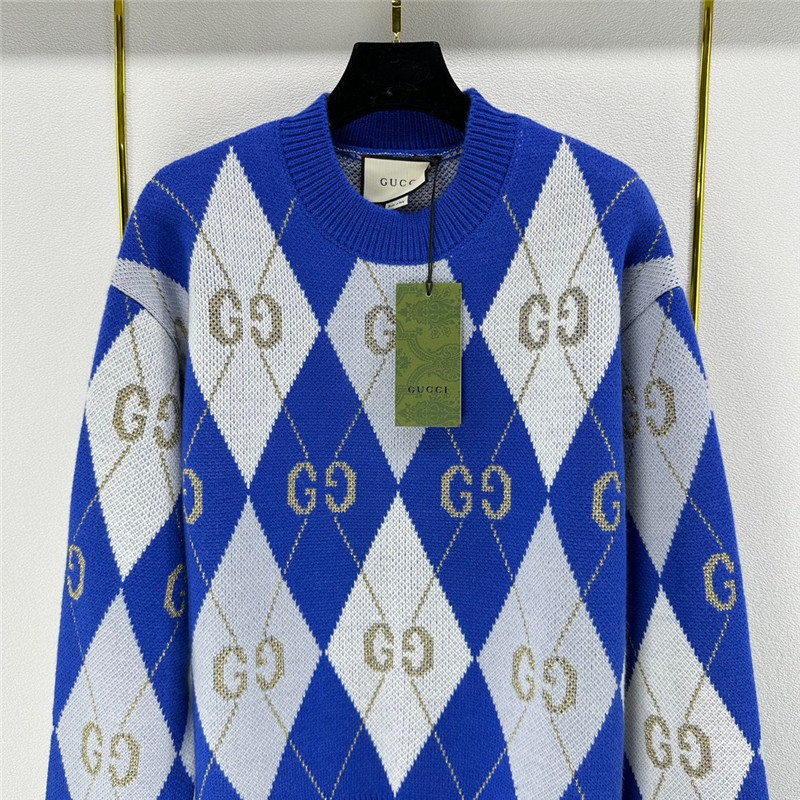 Gvc*1 logo gold silk sweater