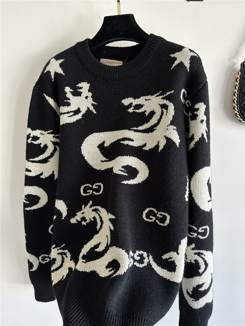 Gvc*1 dragon neck sweater in navy