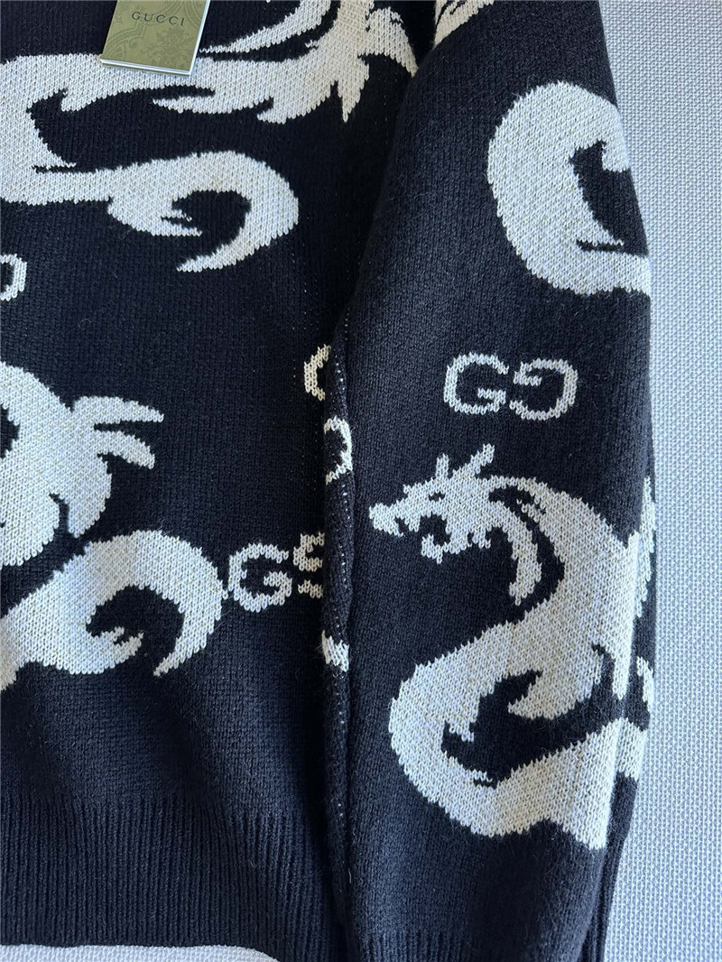 Gvc*1 dragon neck sweater in navy