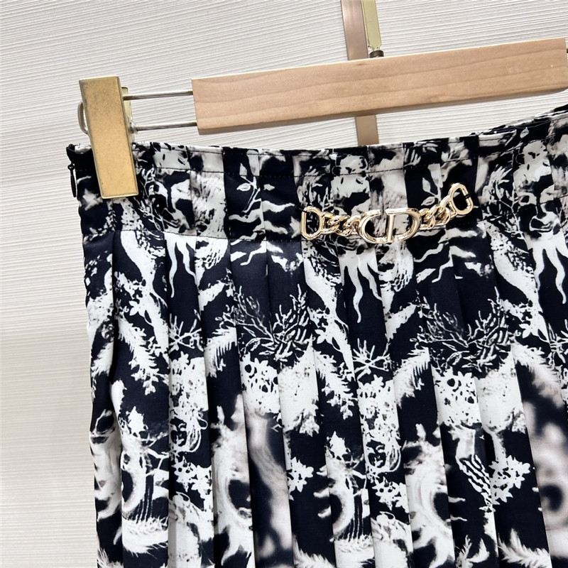 D10r pleated digital positioning printed long skirt