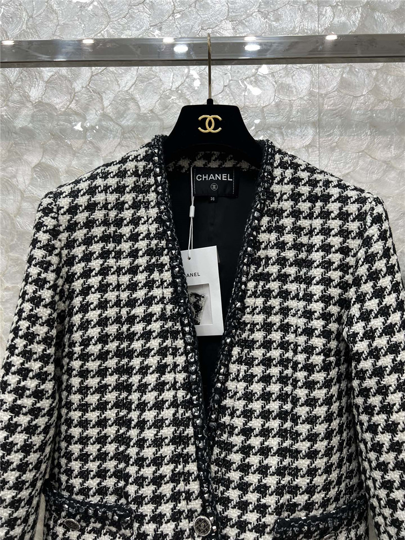 Ch**el v-neck houndstooth coat