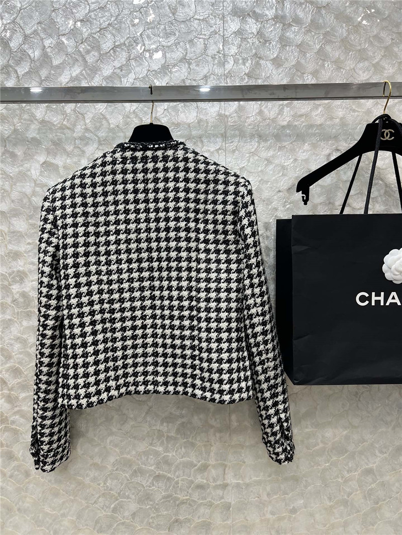Ch**el v-neck houndstooth coat