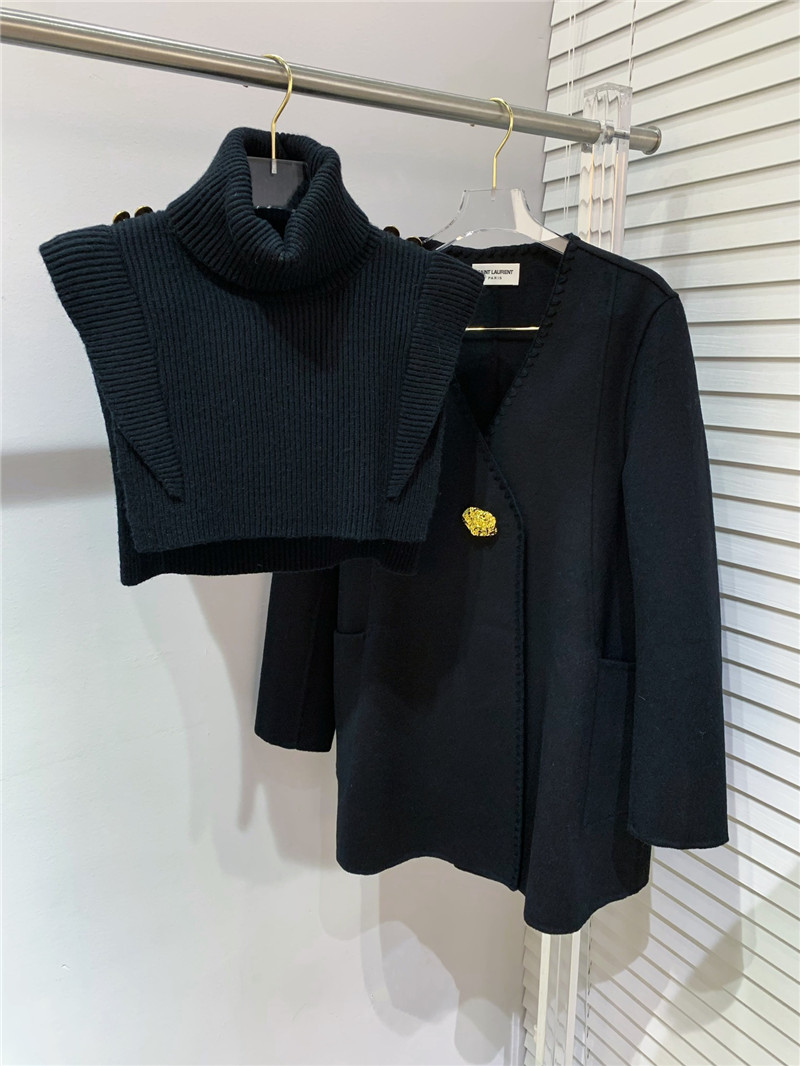 Y51 wool mid-length coat with rose gold buttons