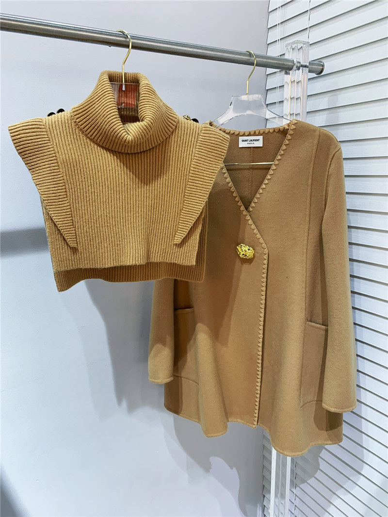 Y51 wool mid-length coat with rose gold buttons