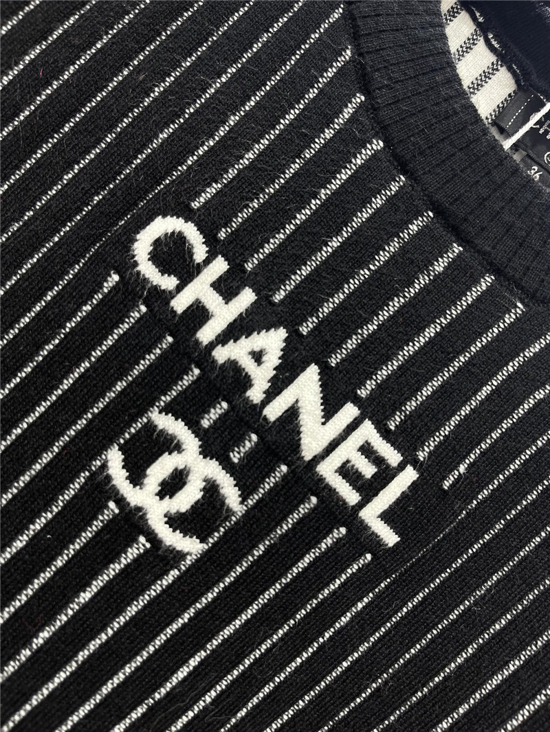 Ch**el crew neck striped logo sweater black