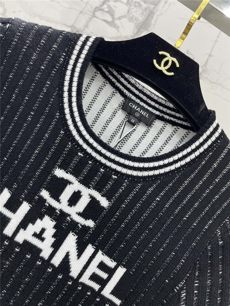 Ch**el vertical striped logo sweater black