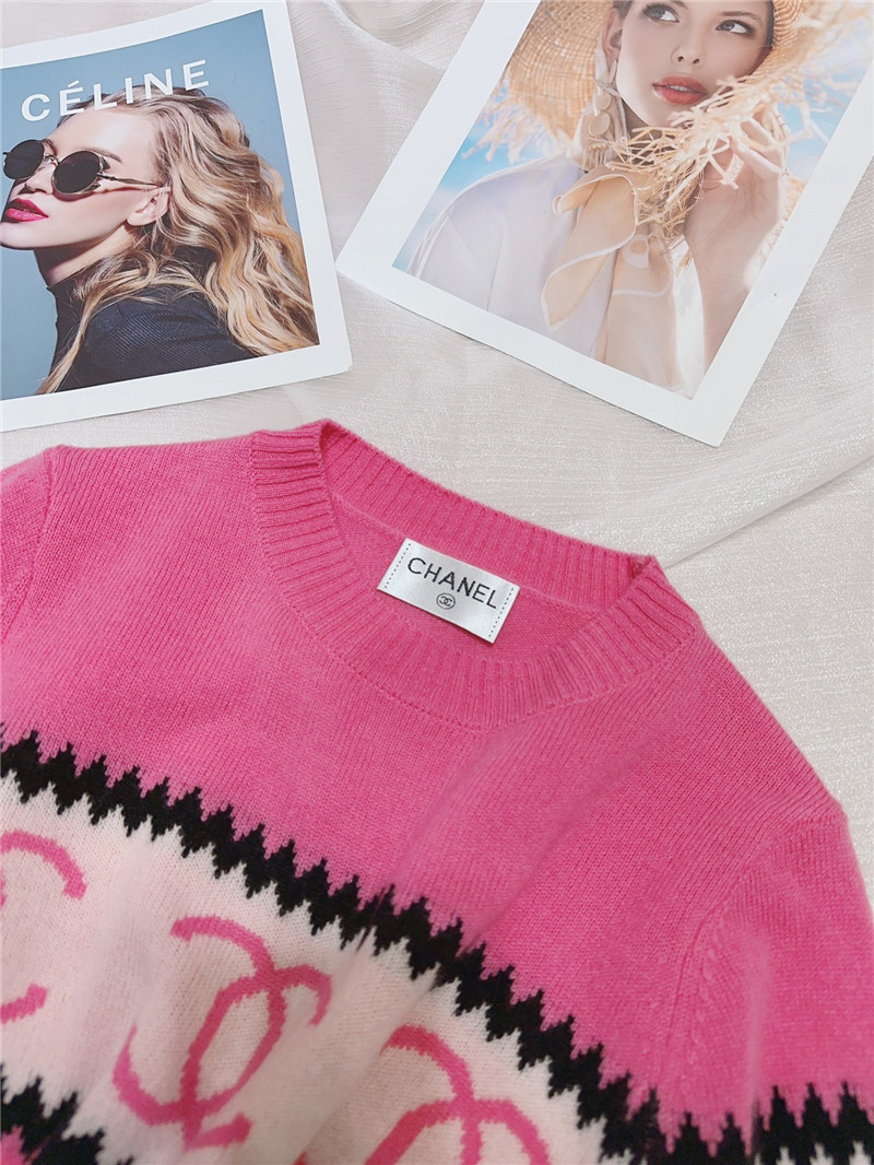 Ch**el logo cashmere sweater in elegant pink