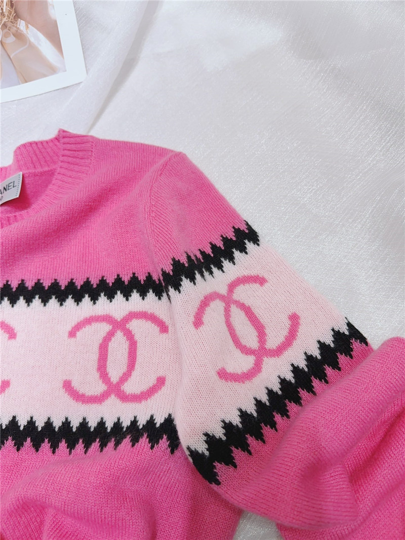 Ch**el logo cashmere sweater in elegant pink