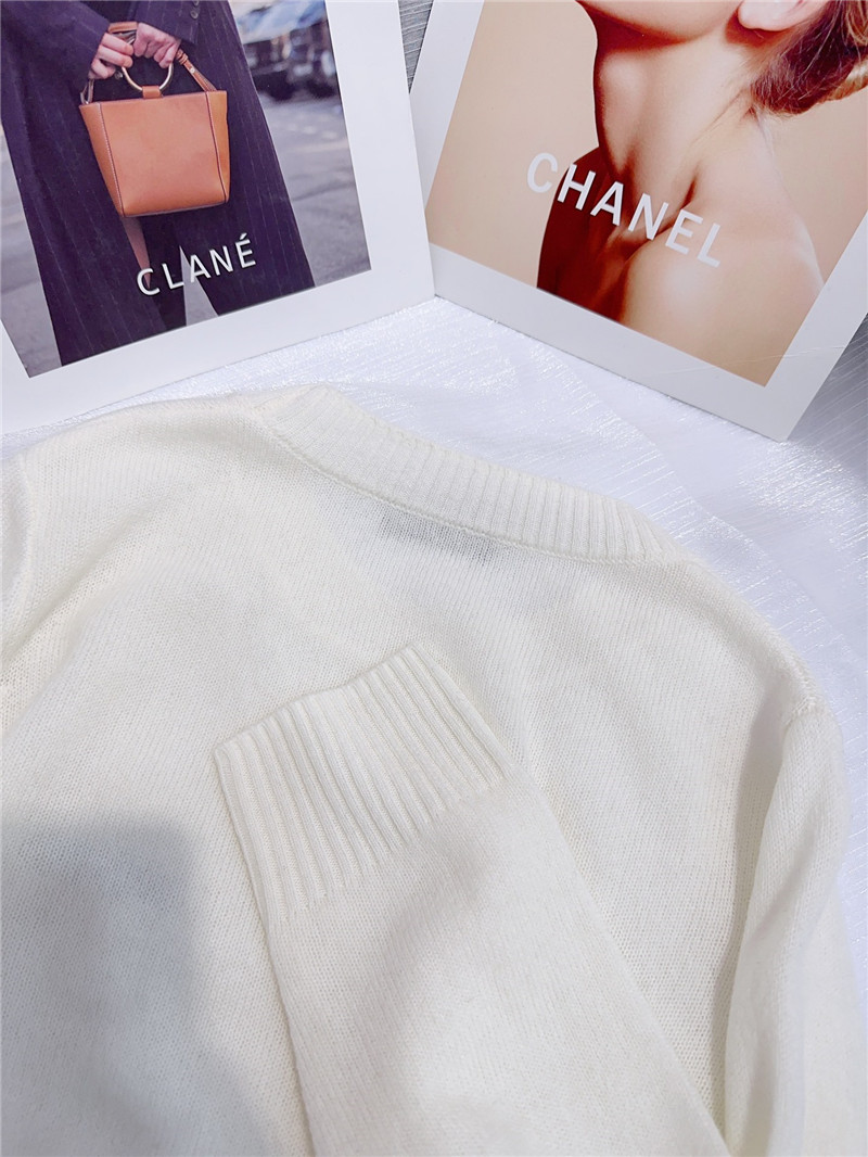 Miu Miu Logo Wool Sweater in Elegant White