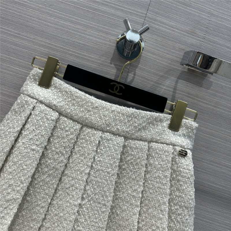 Ch**el tweed pleated mini skirt