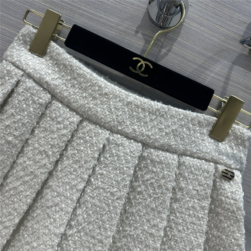Ch**el tweed pleated mini skirt