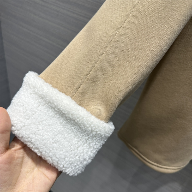 L0ew* lambswool collar sweatshirt beige