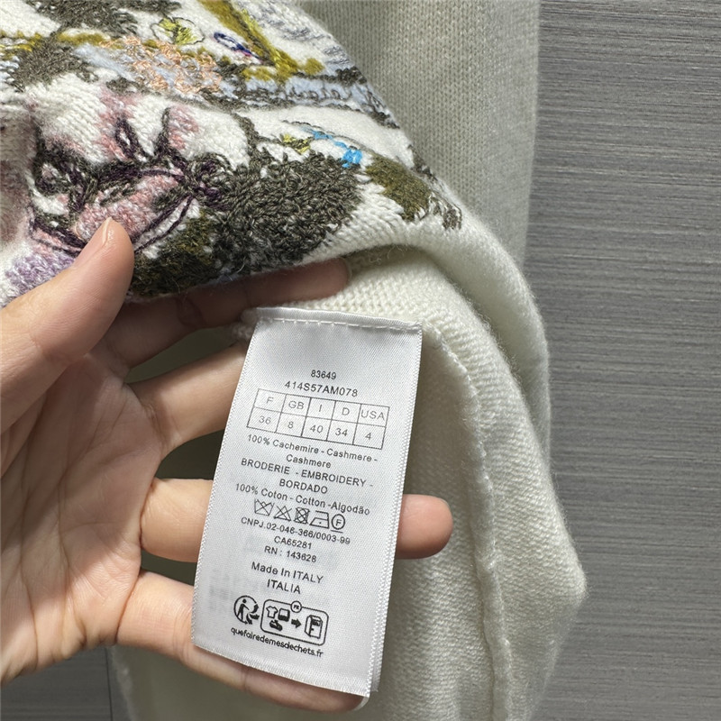 D10r embroidered cashmere sweater