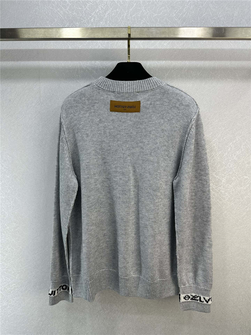 l0vis Vvtt0n logo cuffs sweater