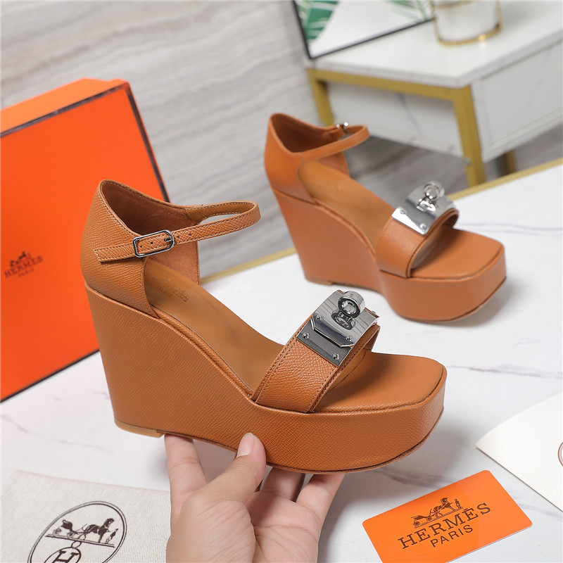 H**me5 wedge platform sandals
